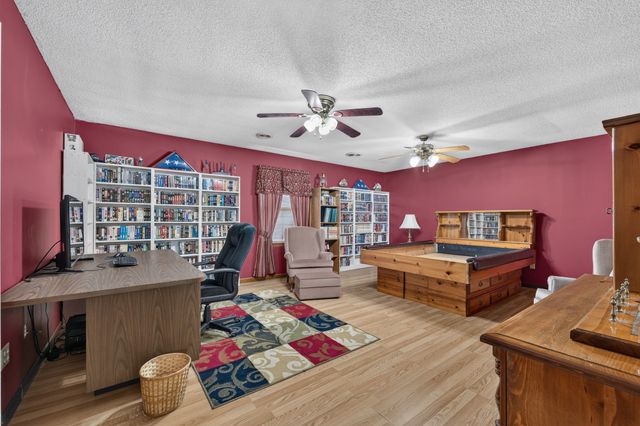45 Boning Rd, Fayetteville, TN 37334