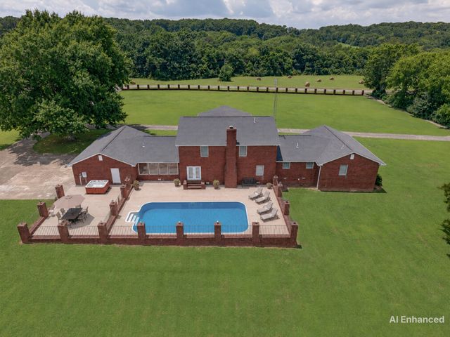 45 Boning Rd, Fayetteville, TN 37334