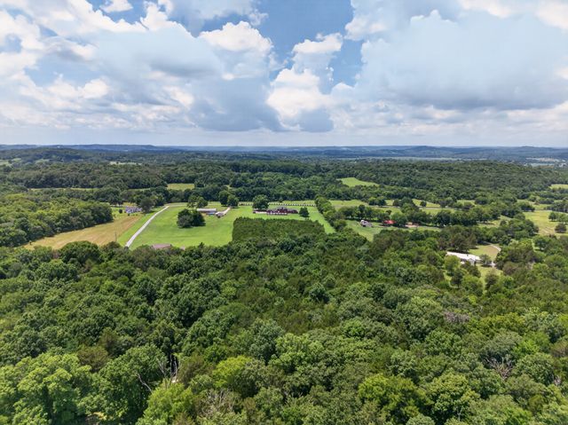 45 Boning Rd, Fayetteville, TN 37334