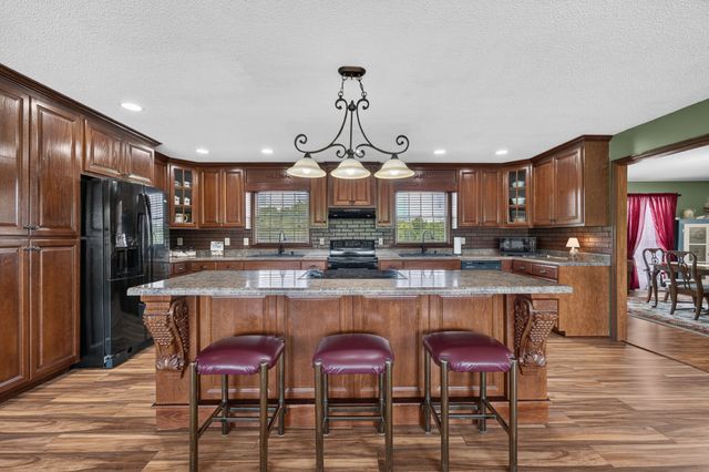 45 Boning Rd, Fayetteville, TN 37334