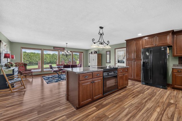 45 Boning Rd, Fayetteville, TN 37334