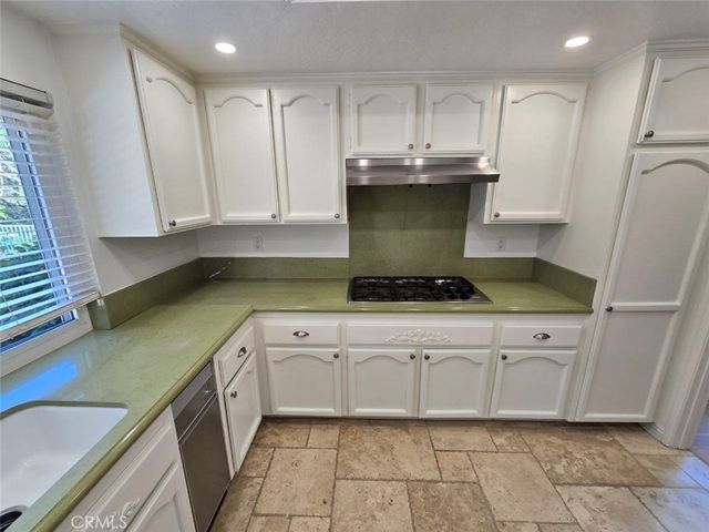7169 Castle Peak, West Hills, CA 91307