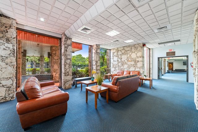 3170 Holiday Springs Boulevard 6-203, Margate, FL 33063