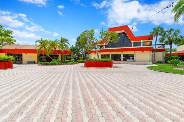 3170 Holiday Springs Boulevard 6-203, Margate, FL 33063