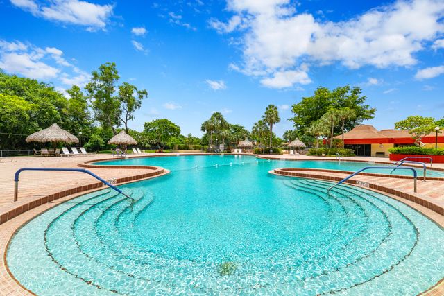 3170 Holiday Springs Boulevard 6-203, Margate, FL 33063