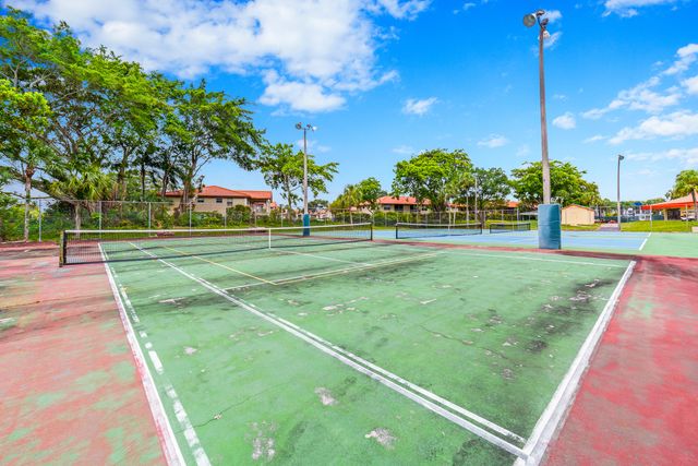 3170 Holiday Springs Boulevard 6-203, Margate, FL 33063