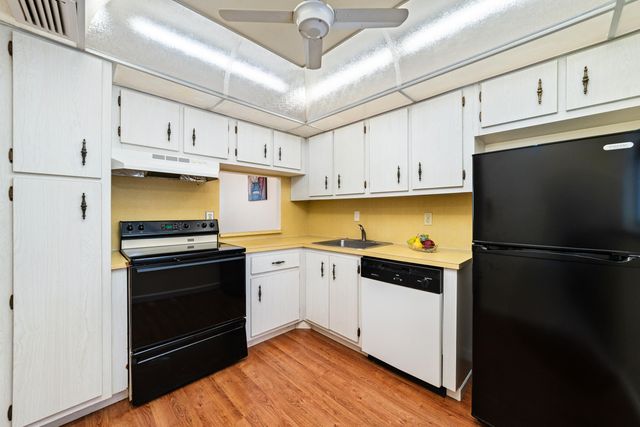 3170 Holiday Springs Boulevard 6-203, Margate, FL 33063