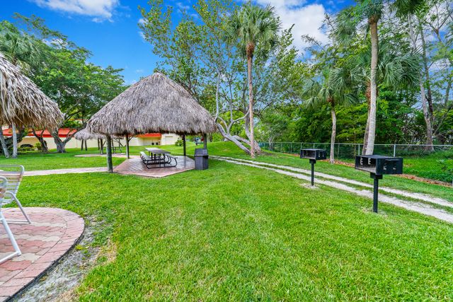 3170 Holiday Springs Boulevard 6-203, Margate, FL 33063