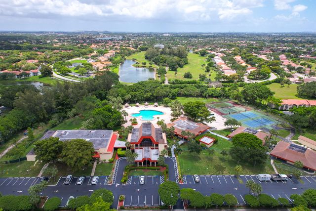 3170 Holiday Springs Boulevard 6-203, Margate, FL 33063