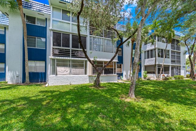 3170 Holiday Springs Boulevard 6-203, Margate, FL 33063