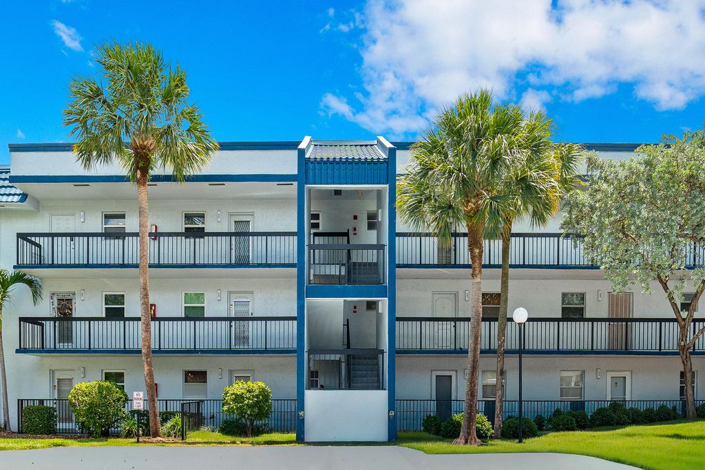 3170 Holiday Springs Boulevard 6-203, Margate, FL 33063