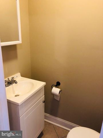 2027 S DARIEN ST, Philadelphia, PA 19148