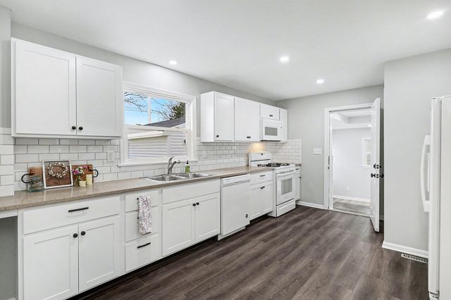 1048 S Kalamazoo Avenue, Marshall City, MI 49068