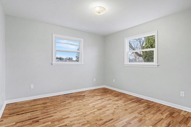 1048 S Kalamazoo Avenue, Marshall City, MI 49068