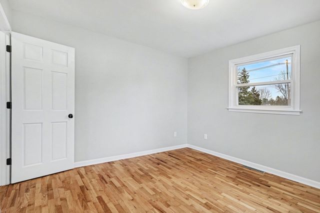 1048 S Kalamazoo Avenue, Marshall City, MI 49068