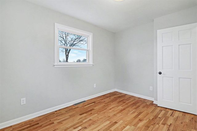 1048 S Kalamazoo Avenue, Marshall City, MI 49068