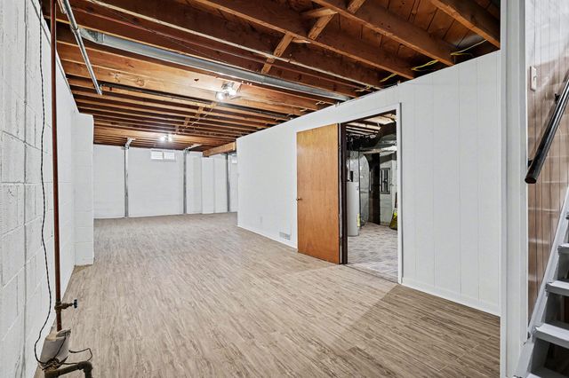 1048 S Kalamazoo Avenue, Marshall City, MI 49068