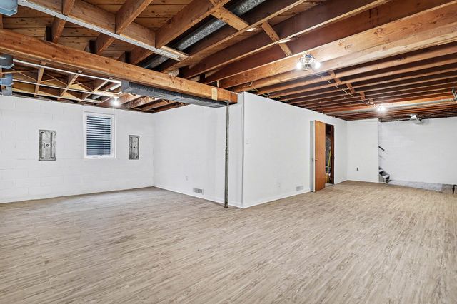 1048 S Kalamazoo Avenue, Marshall City, MI 49068