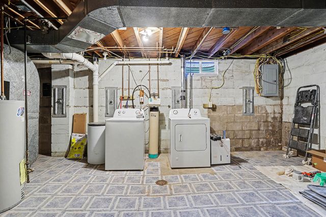 1048 S Kalamazoo Avenue, Marshall City, MI 49068