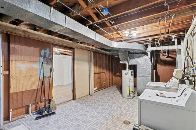 1048 S Kalamazoo Avenue, Marshall City, MI 49068