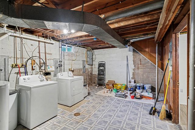 1048 S Kalamazoo Avenue, Marshall City, MI 49068