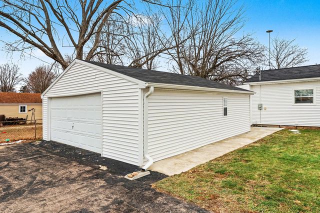 1048 S Kalamazoo Avenue, Marshall City, MI 49068