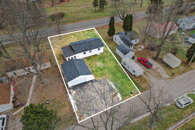 1048 S Kalamazoo Avenue, Marshall City, MI 49068