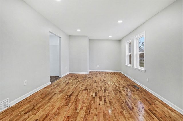 1048 S Kalamazoo Avenue, Marshall City, MI 49068