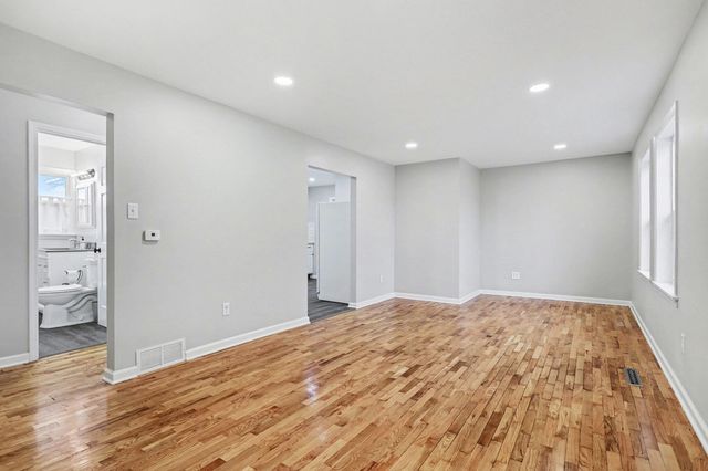 1048 S Kalamazoo Avenue, Marshall City, MI 49068