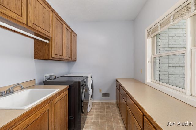 4380 Michigan Street NE, Grand Rapids, MI 49525