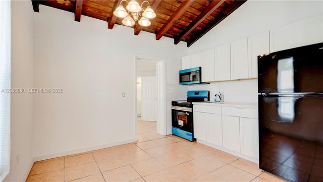 1085 NE 128th St FRONT, North Miami, FL 33161