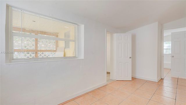 1085 NE 128th St FRONT, North Miami, FL 33161