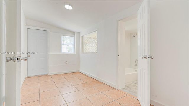 1085 NE 128th St FRONT, North Miami, FL 33161