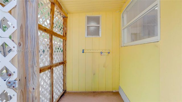 1085 NE 128th St FRONT, North Miami, FL 33161