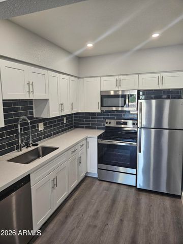 1325 E VISTA Avenue 1, Phoenix, AZ 85020