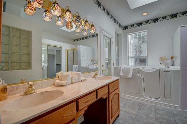 5512 Avenida Cuesta NE, Albuquerque, NM 87111