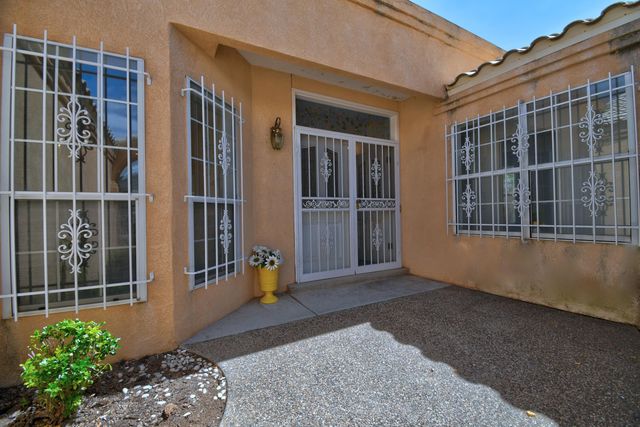 5512 Avenida Cuesta NE, Albuquerque, NM 87111