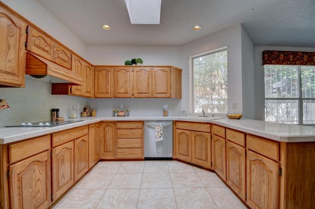 5512 Avenida Cuesta NE, Albuquerque, NM 87111