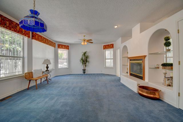 5512 Avenida Cuesta NE, Albuquerque, NM 87111