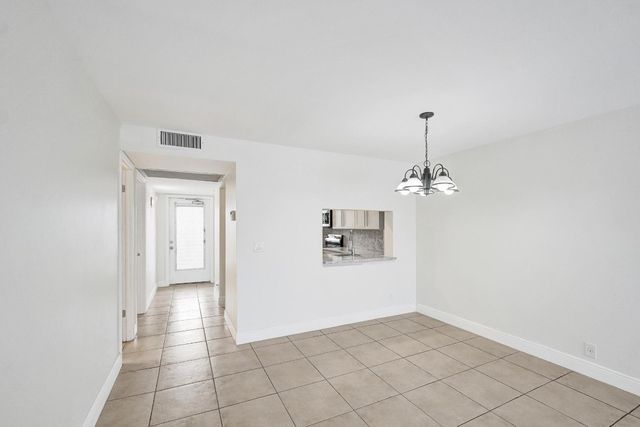 9430 Poinciana Place 415, Davie, FL 33324