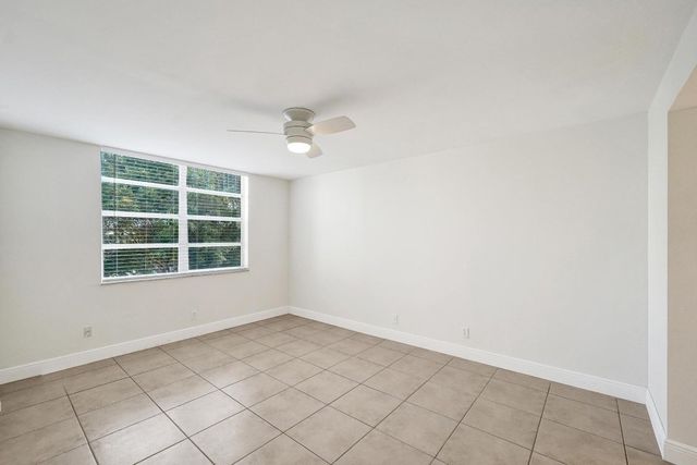 9430 Poinciana Place 415, Davie, FL 33324