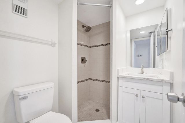 9430 Poinciana Place 415, Davie, FL 33324