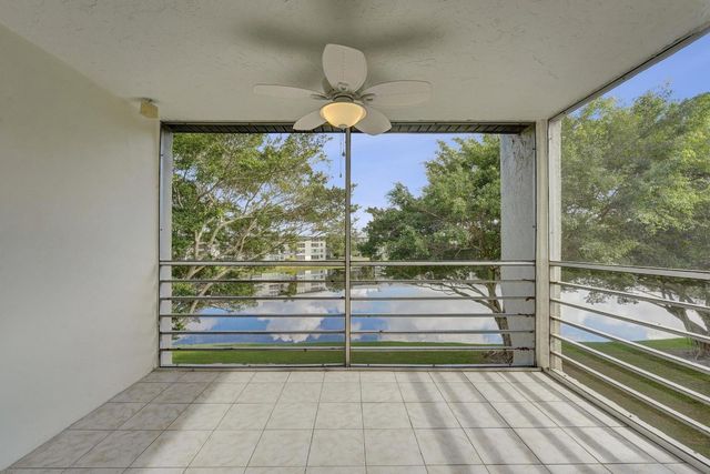 9430 Poinciana Place 415, Davie, FL 33324