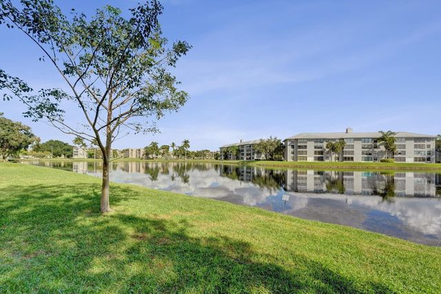 9430 Poinciana Place 415, Davie, FL 33324