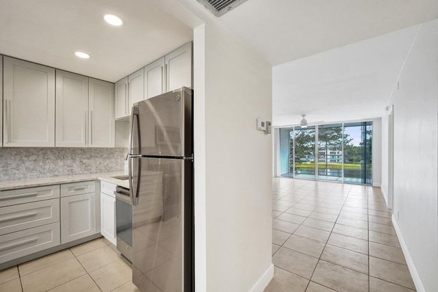 9430 Poinciana Place 415, Davie, FL 33324