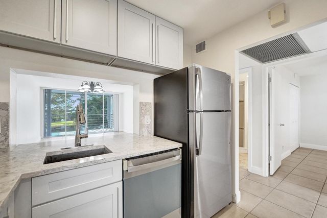 9430 Poinciana Place 415, Davie, FL 33324