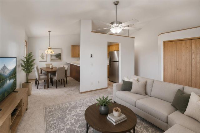 14831 Endicott Way 316, Apple Valley, MN 55124