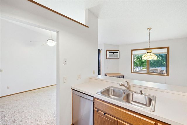 14831 Endicott Way 316, Apple Valley, MN 55124