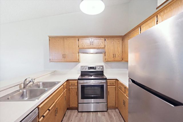 14831 Endicott Way 316, Apple Valley, MN 55124