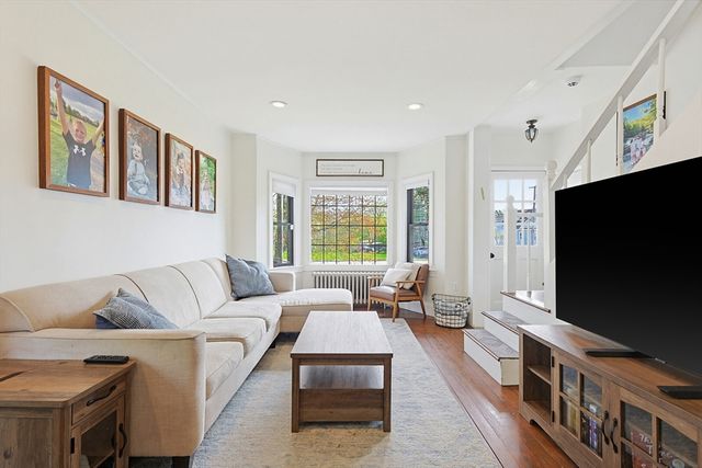 97 Middle Rd, Acushnet, MA 02743